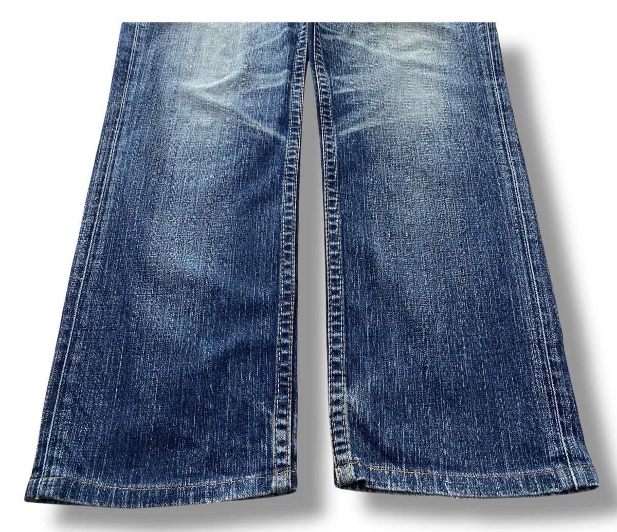 Levi's Levi’s Faded Blue Wash Whiskered Straight Leg Jeans Size US 30 / EU 46 - 5 Thumbnail