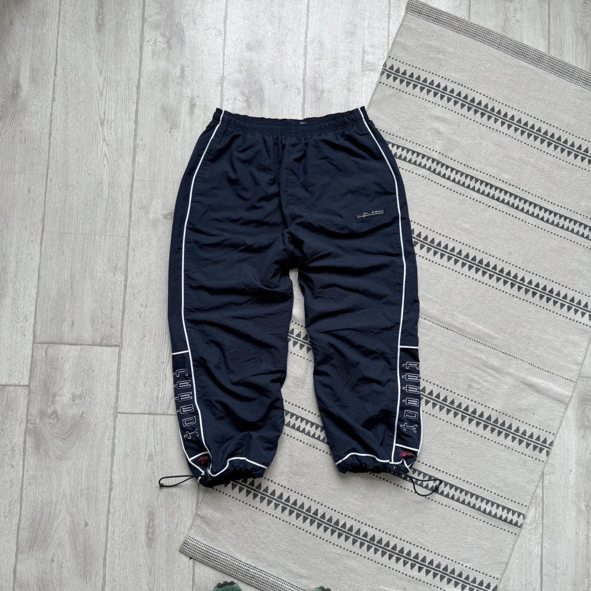 Reebok Vintag Reebok Long short Y2K loose fit Japanese logo Size US 34 / EU 50 - 1 Thumbnail