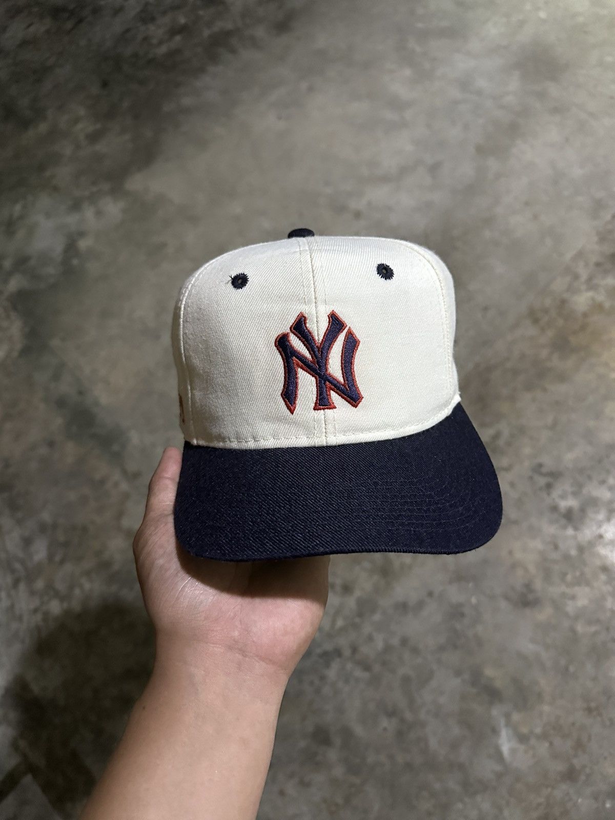 Sports Specialties × Vintage Vintage New York Yankees NY Sports Specialties Side Logo Hat Size ONE SIZE - 2 Thumbnail
