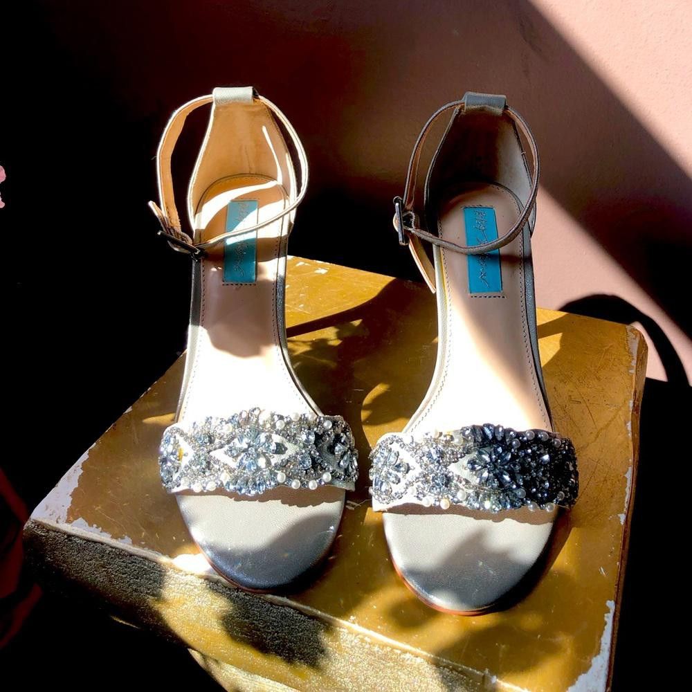 Designer Strap heels pumps. Silver with pearls and stones. Size US 6.5 / IT 36.5 - 1 Thumbnail