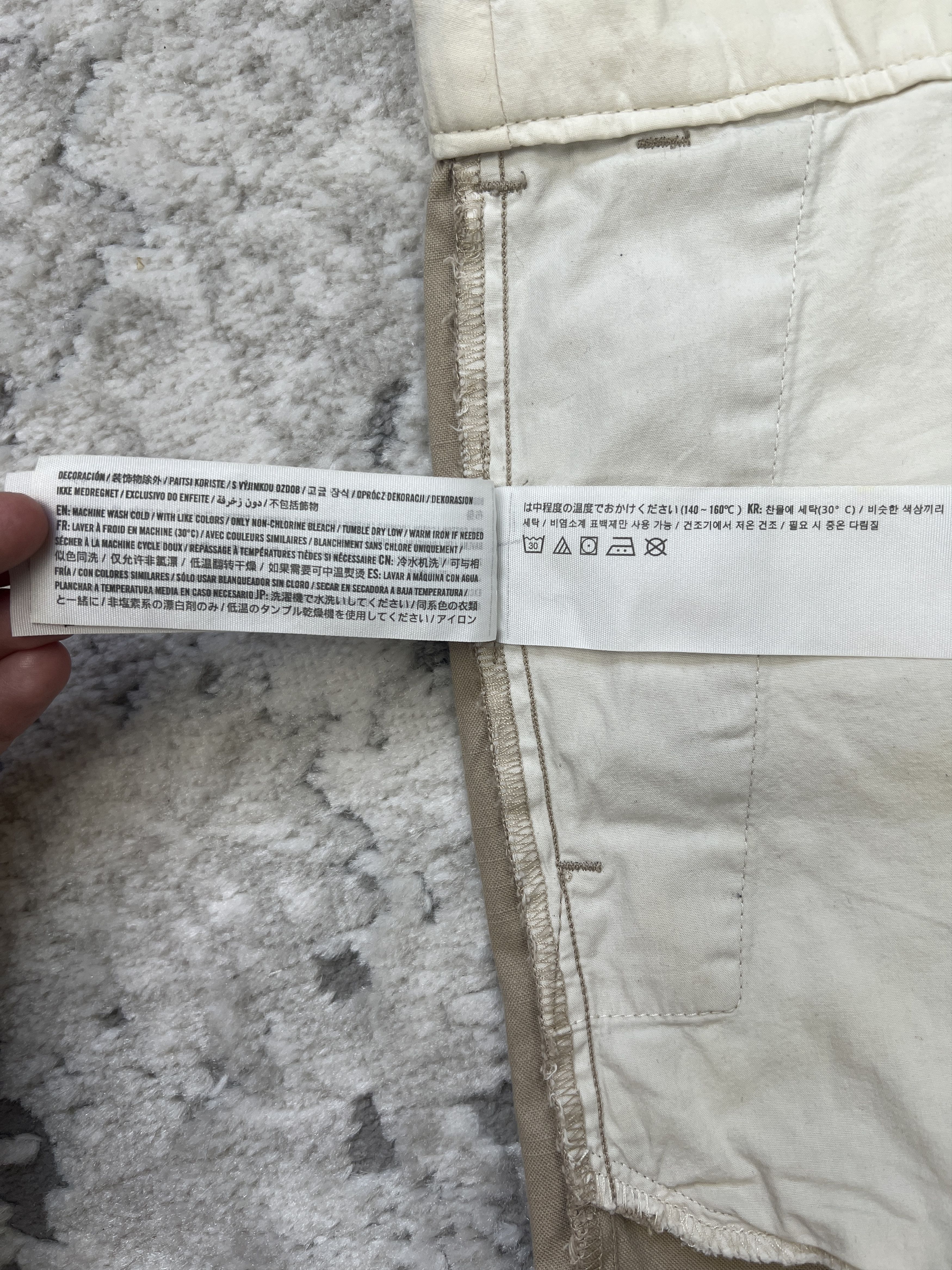 Abercrombie & Fitch Abercrombie & Fitch Beige Stretch Shorts – Size 34 Size US 34 / EU 50 - 19 Thumbnail