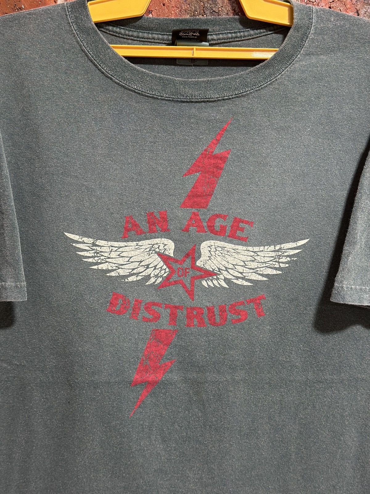 Sears × Vintage Vintage Heros An Age Of Distrust Faded Tee Size US M / EU 48-50 / 2 - 2 Thumbnail