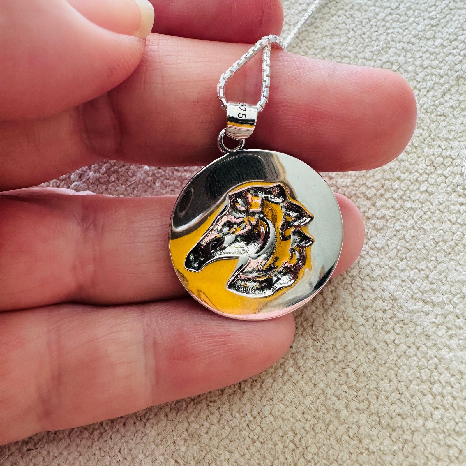 The Unbranded Brand Sterling Silver Horse Medallion Necklace Size ONE SIZE - 5 Thumbnail