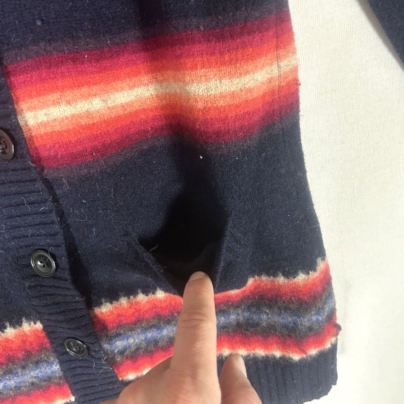 Gap VINTAGE Gap Cardigan Sweater Womens Small Long Sleeve Button Down Blue Aztec Style Knit Size S / US 4 / IT 40 - 5 Thumbnail