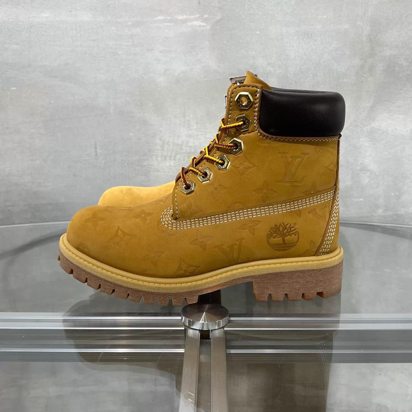 Louis Vuitton Louis Vuitton x Timberland Brown Martin Boots UK3/37 Size US 5.5 / IT 35.5 - 3 Thumbnail