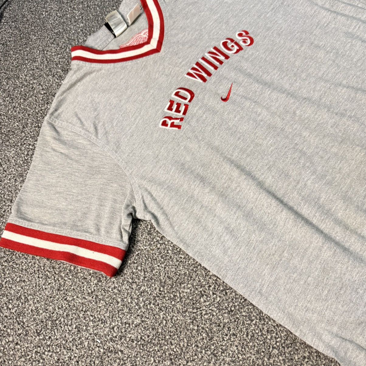 Nike Vintage 90s Detroit Red Wings NHL hockey jersey-style Size US L / EU 52-54 / 3 - 3 Thumbnail
