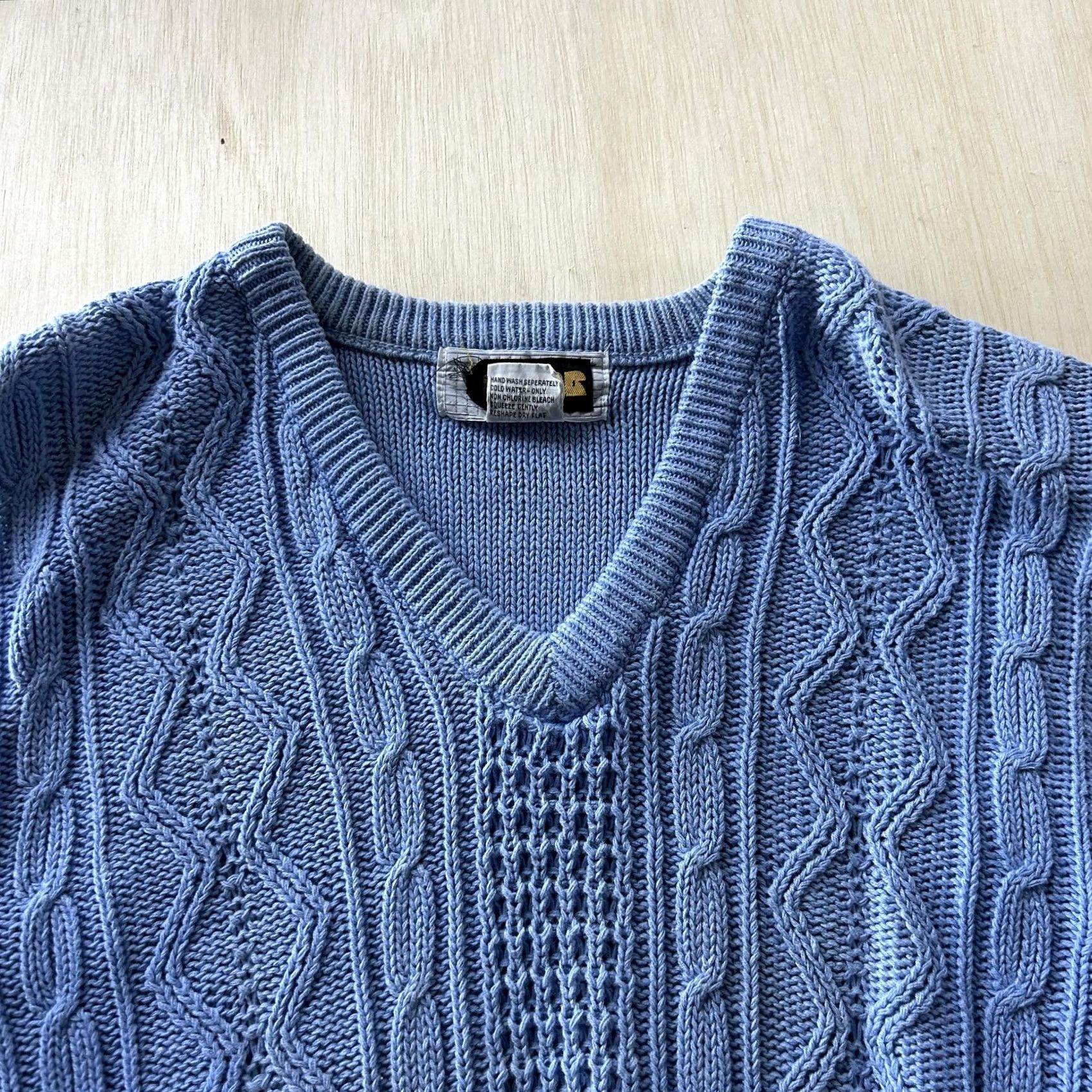 Vintage VINTAGE Ardor Sweater Vest Womens Small Blue Cable Knit V Neck Hong Kong 90s Size S / US 4 / IT 40 - 2 Thumbnail