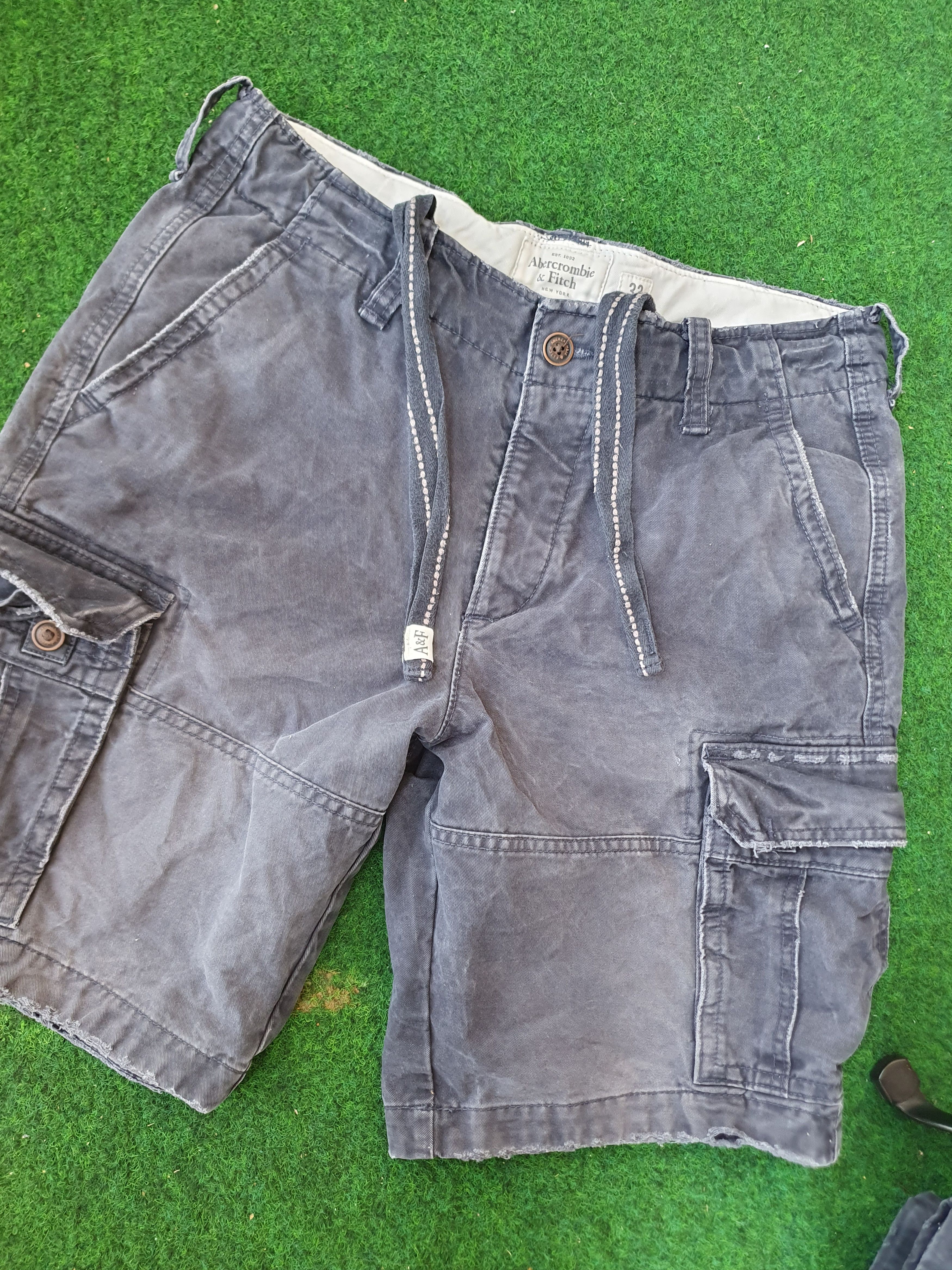 Abercrombie & Fitch Abercrombie & Fitch Heavy Cargo Shorts Size 33 Size US 32 / EU 48 - 10 Thumbnail