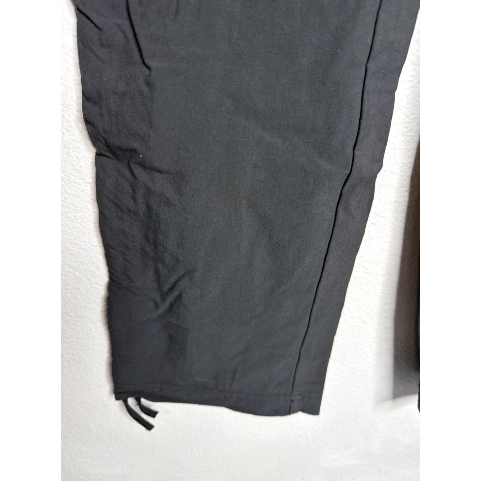 Vintage KuhL Womens Pants Cargo Black 4 Straight Leg Lightweight Outdoor EUC Size 27" / US 4 / IT 40 - 5 Thumbnail