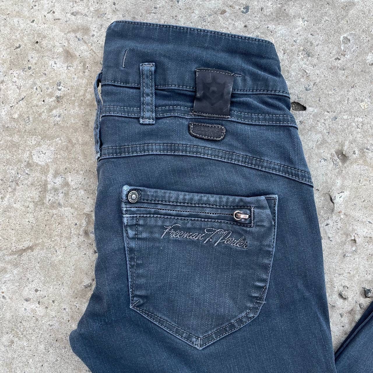 Freeman Vintage Women’s Skinny Freeman T Porter With a low seat Size 28" / US 6 / IT 42 - 13 Thumbnail