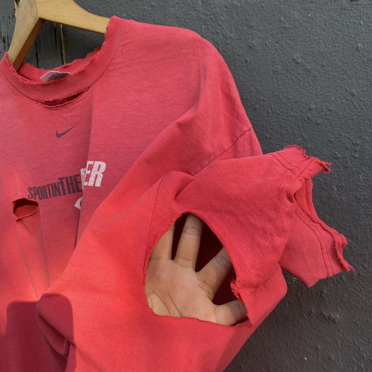 Nike Thrashed Faded Vintage Y2K Nike Cincinnati ERD GRUNGE TEE Size US L / EU 52-54 / 3 - 12 Thumbnail