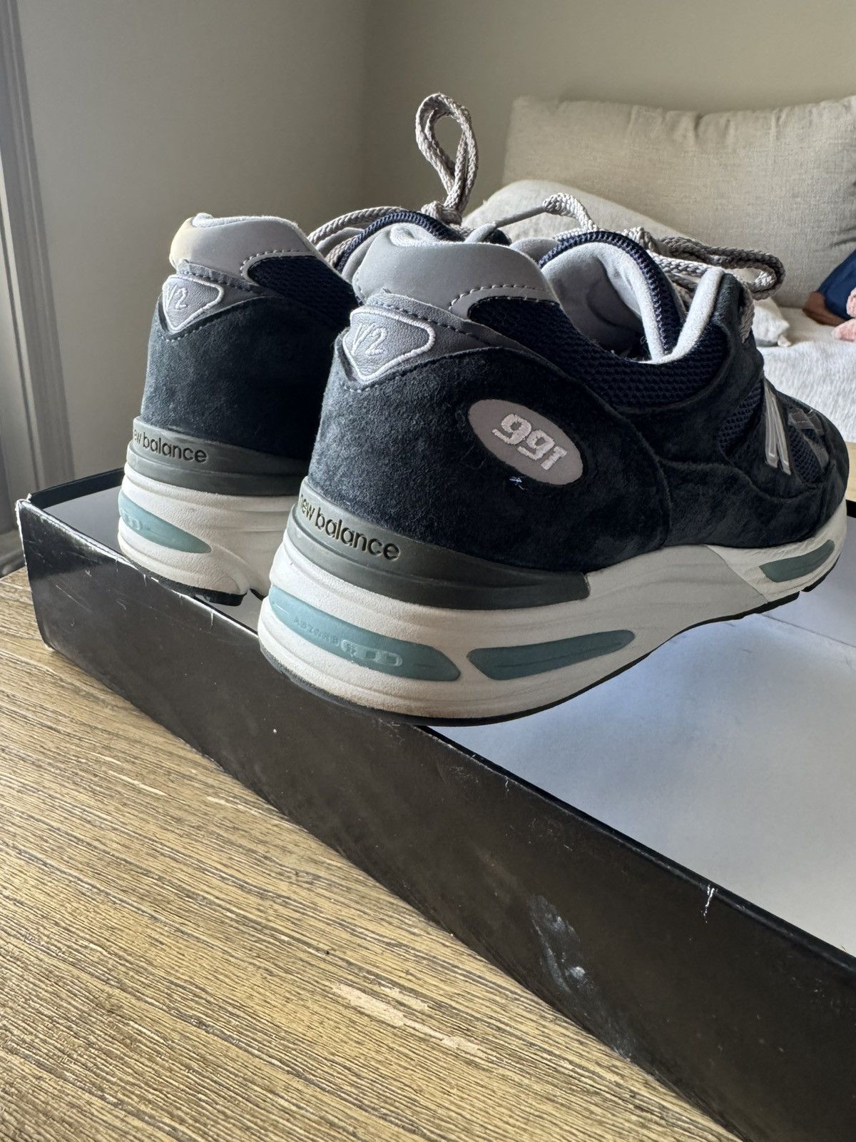 New Balance New Balance 991 v2 Navy Sz 10.5 Size US 10.5 / EU 43-44 - 8 Thumbnail