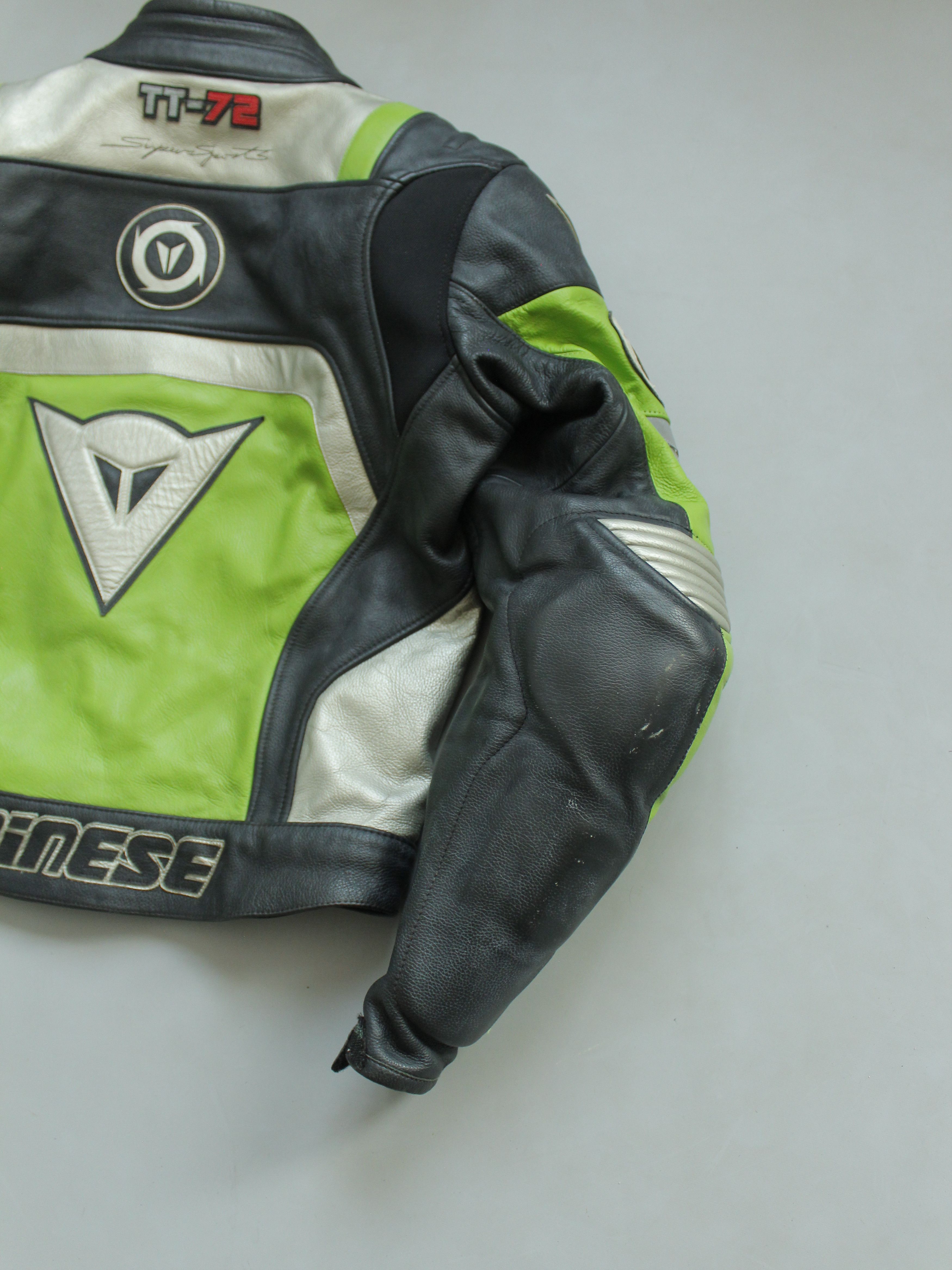 Dainese DAINESE TT-72 LEATHER RACING BIKER JACKET 46 48 Size US S / EU 44-46 / 1 - 6 Thumbnail