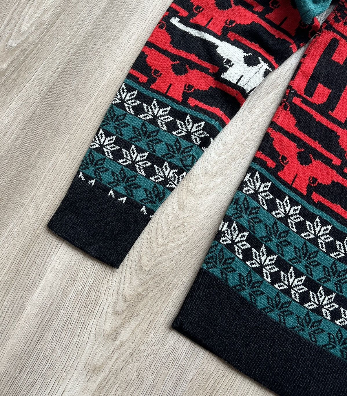 Guns N' Roses Guns N Roses 2018 Merry Fucking Christmas Knit Sweater Size US S / EU 44-46 / 1 - 7 Thumbnail