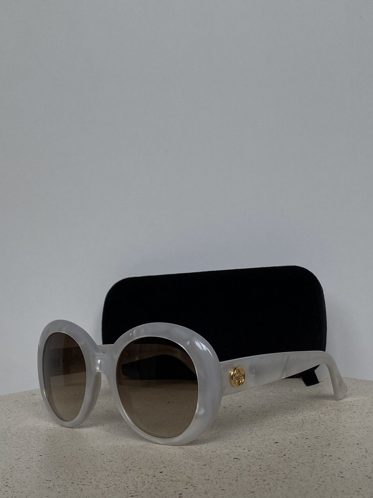 Gucci Gucci GG gold logo Pearl Round Sunglasses Size ONE SIZE - 1 Thumbnail