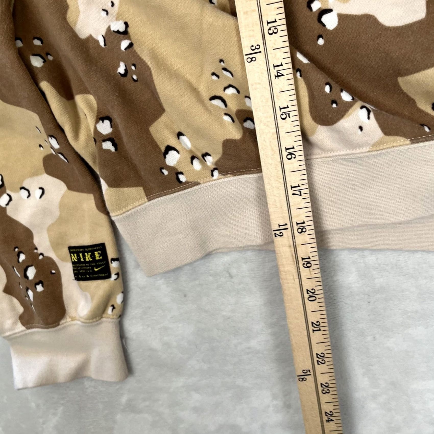 Nike Nike Hoodie Womens XL Beige Desert Camo Cropped Fleece Pullover Hoodie Crew Neck Relaxed Oversized Casual Logo Swoosh Mens? Womens Size XL / US 12-14 / IT 48-50 - 4 Thumbnail