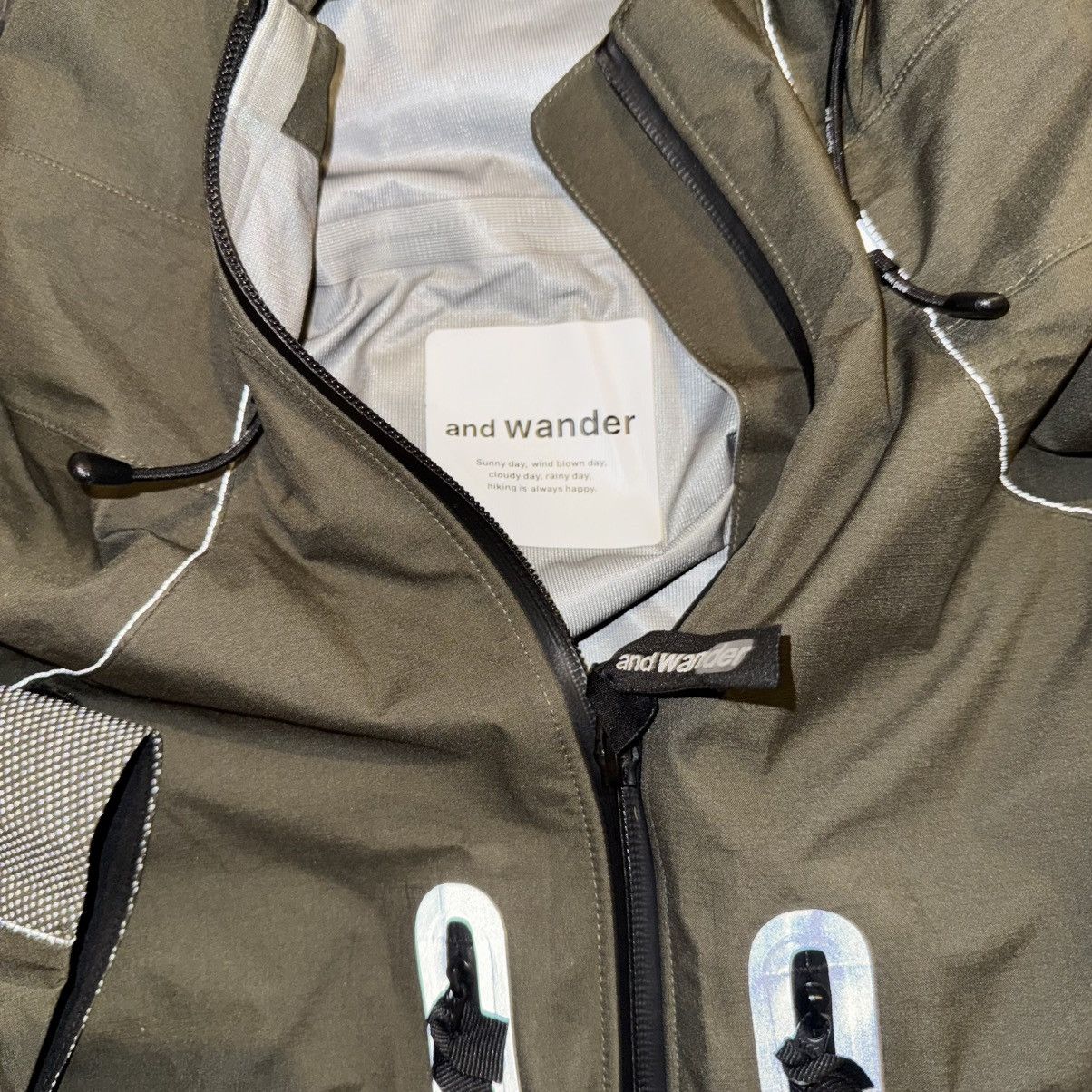 And Wander And Wander Pertex shield rain jacket XL olive green/black Size US XL / EU 56 / 4 - 2 Thumbnail