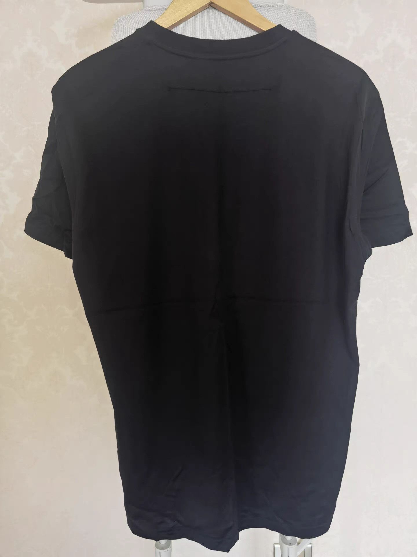 Givenchy Givenchy Shark Print T-Shirt K17 Size US L / EU 52-54 / 3 - 2 Thumbnail