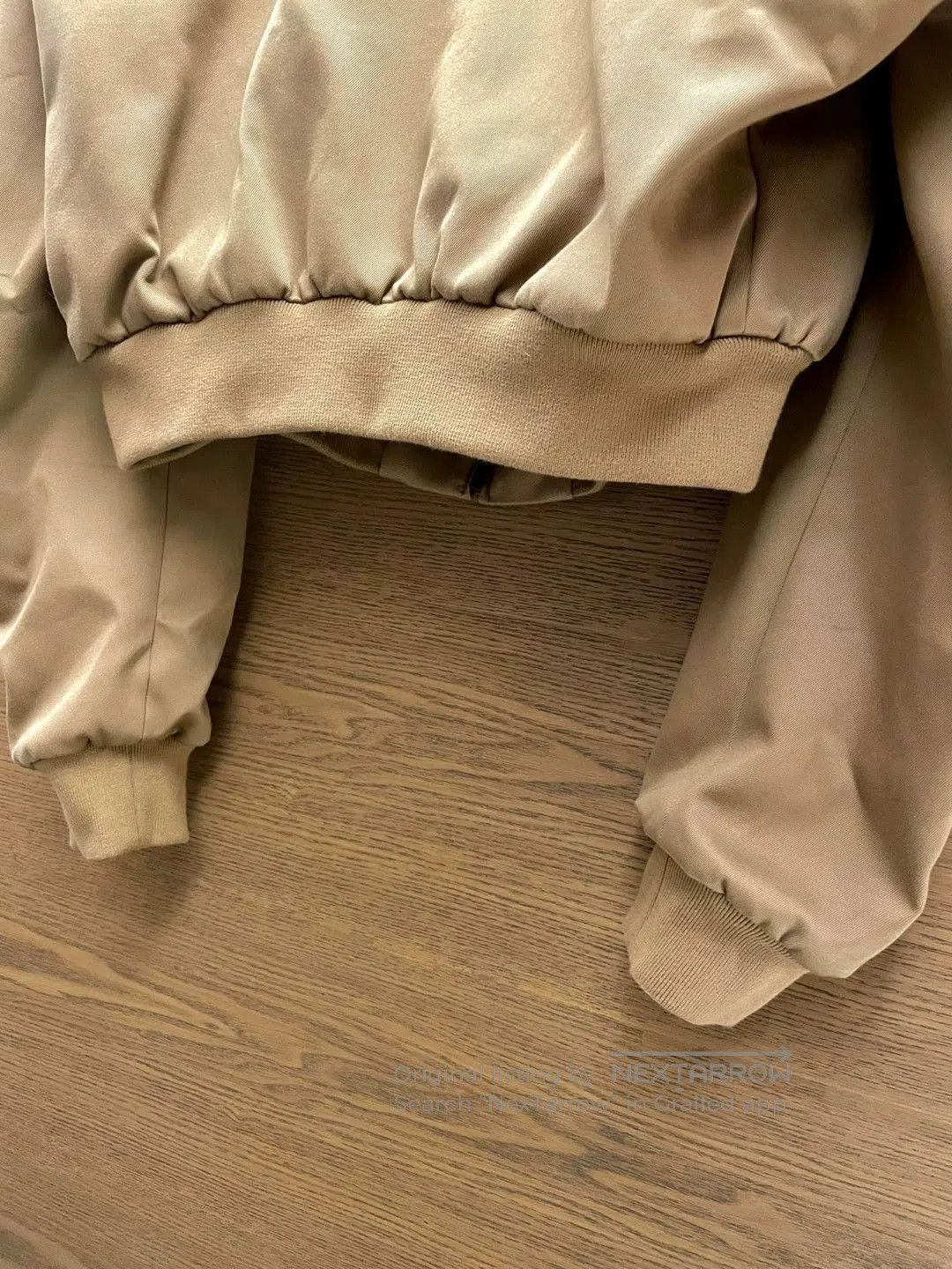 Balenciaga Beige Crop Bomber Jacket Size M. Size US M / EU 48-50 / 2 - 5 Thumbnail