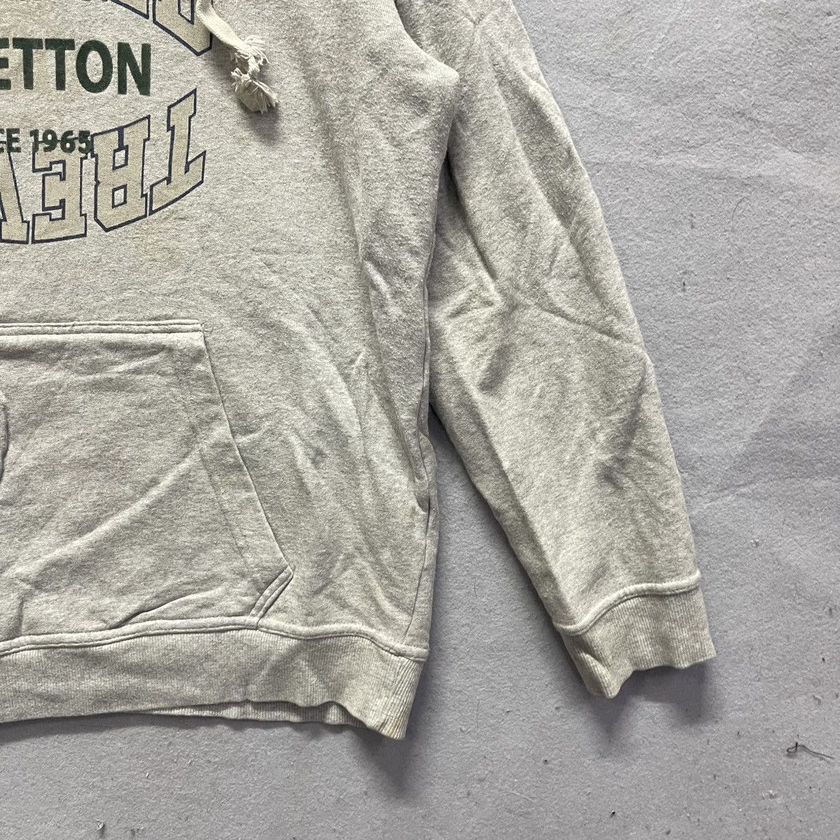 United Colors Of Benetton United Colors of Benetton Logo Hoodie Sweatshirt (XL) Size US XL / EU 56 / 4 - 4 Thumbnail