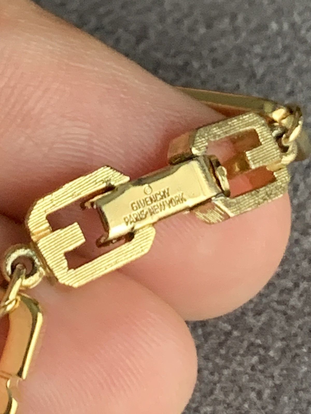Givenchy VINTAGE GIVENCHY MONOGRAM GOLD TONE NECKLACE Size ONE SIZE - 5 Thumbnail