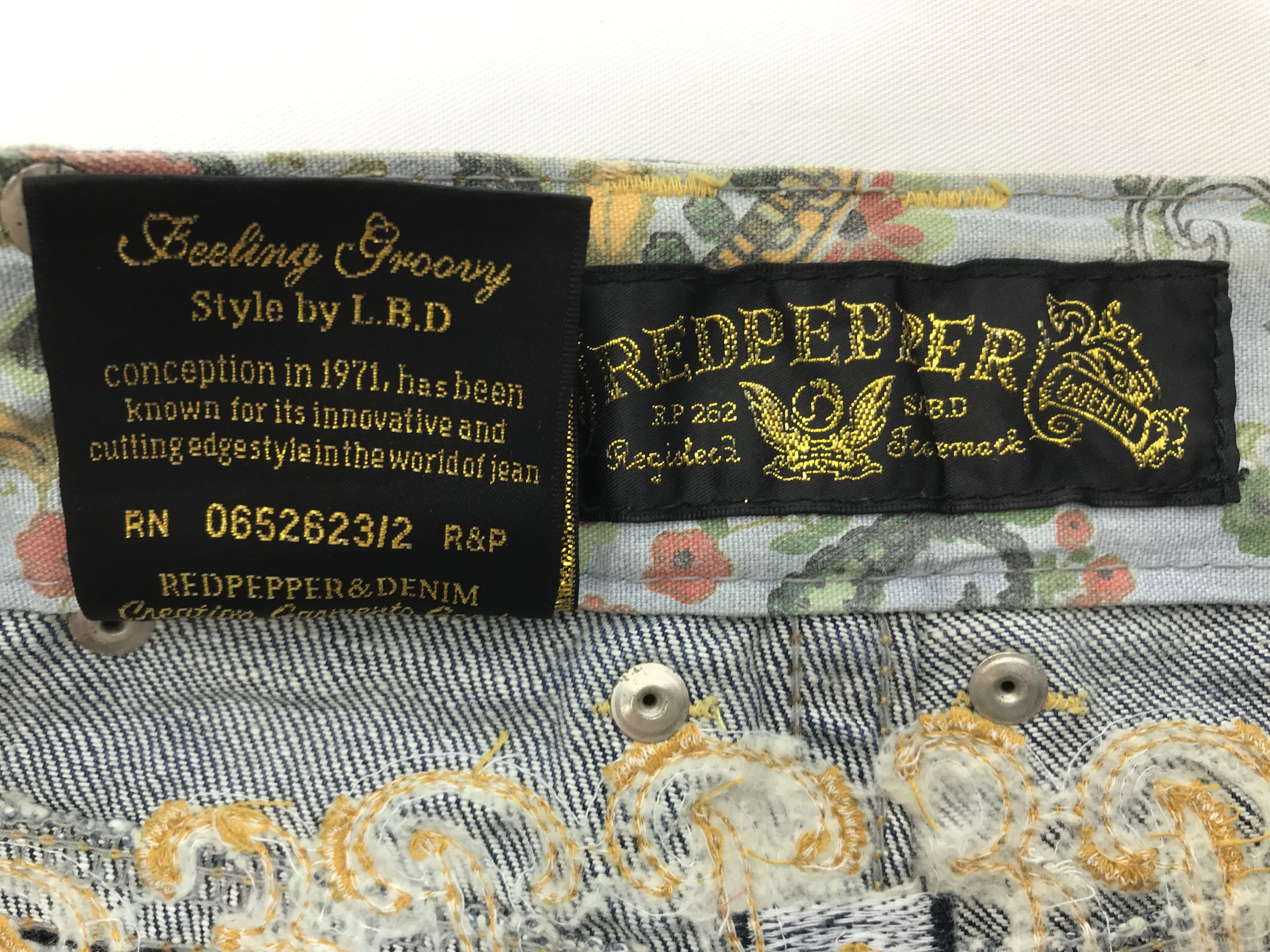Japanese Brand Vintage Red Pepper Denim Embroidered Flare Jeans Size 25" / US 0 / IT 36 - 14 Thumbnail