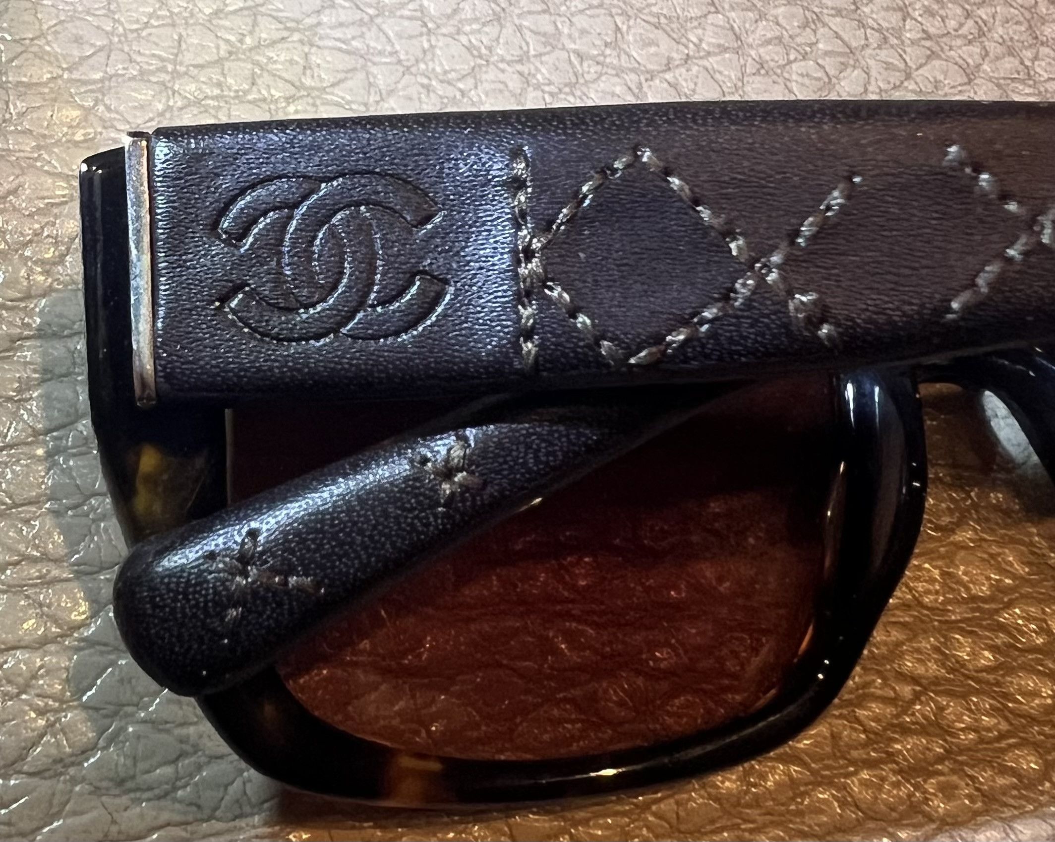 Chanel Pre Owned Chanel Tortoise Shell Lambskin Leather Quilted Size ONE SIZE - 7 Thumbnail