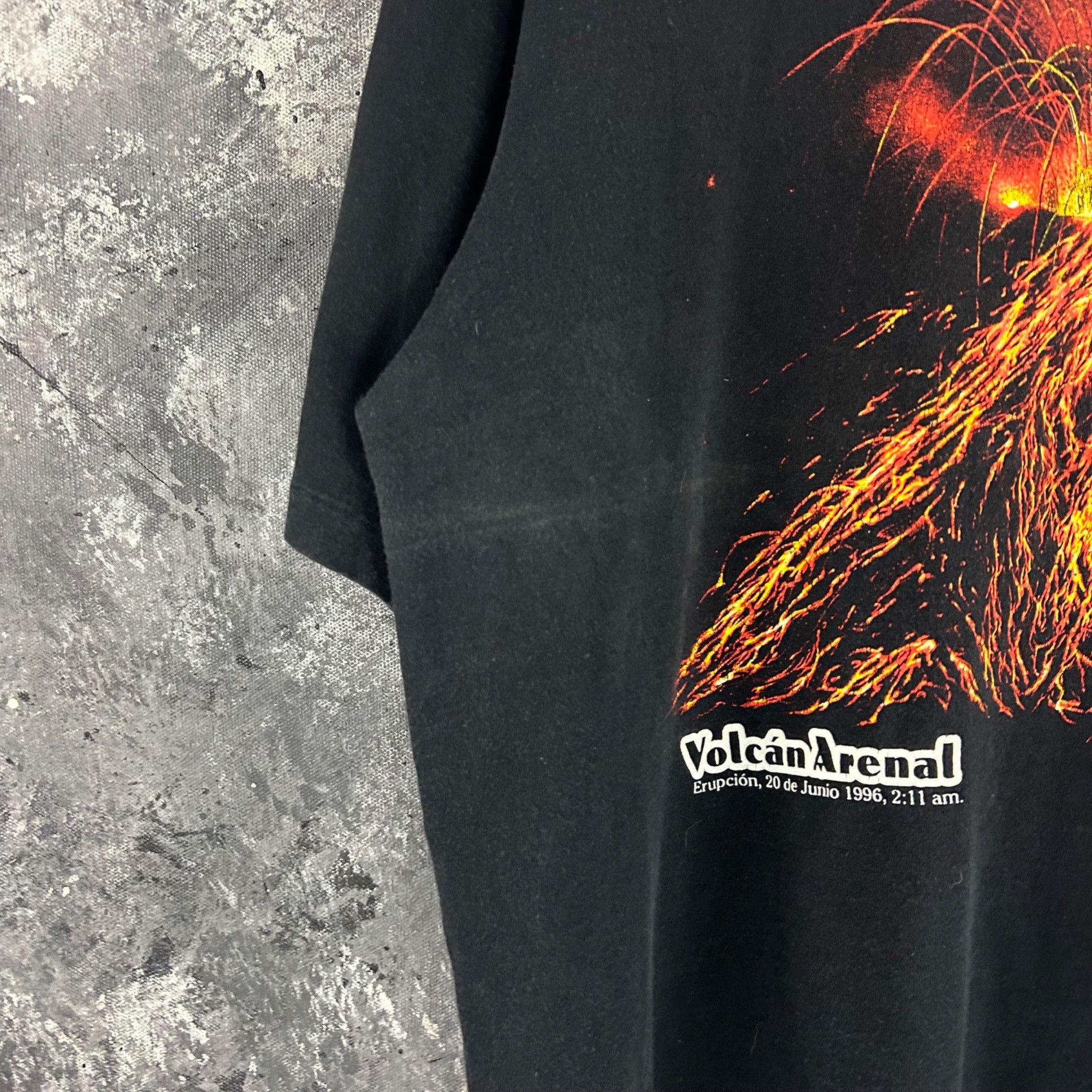 Vintage Vintage 1996 Volcán Arena nature shirt Size US XL / EU 56 / 4 - 4 Thumbnail