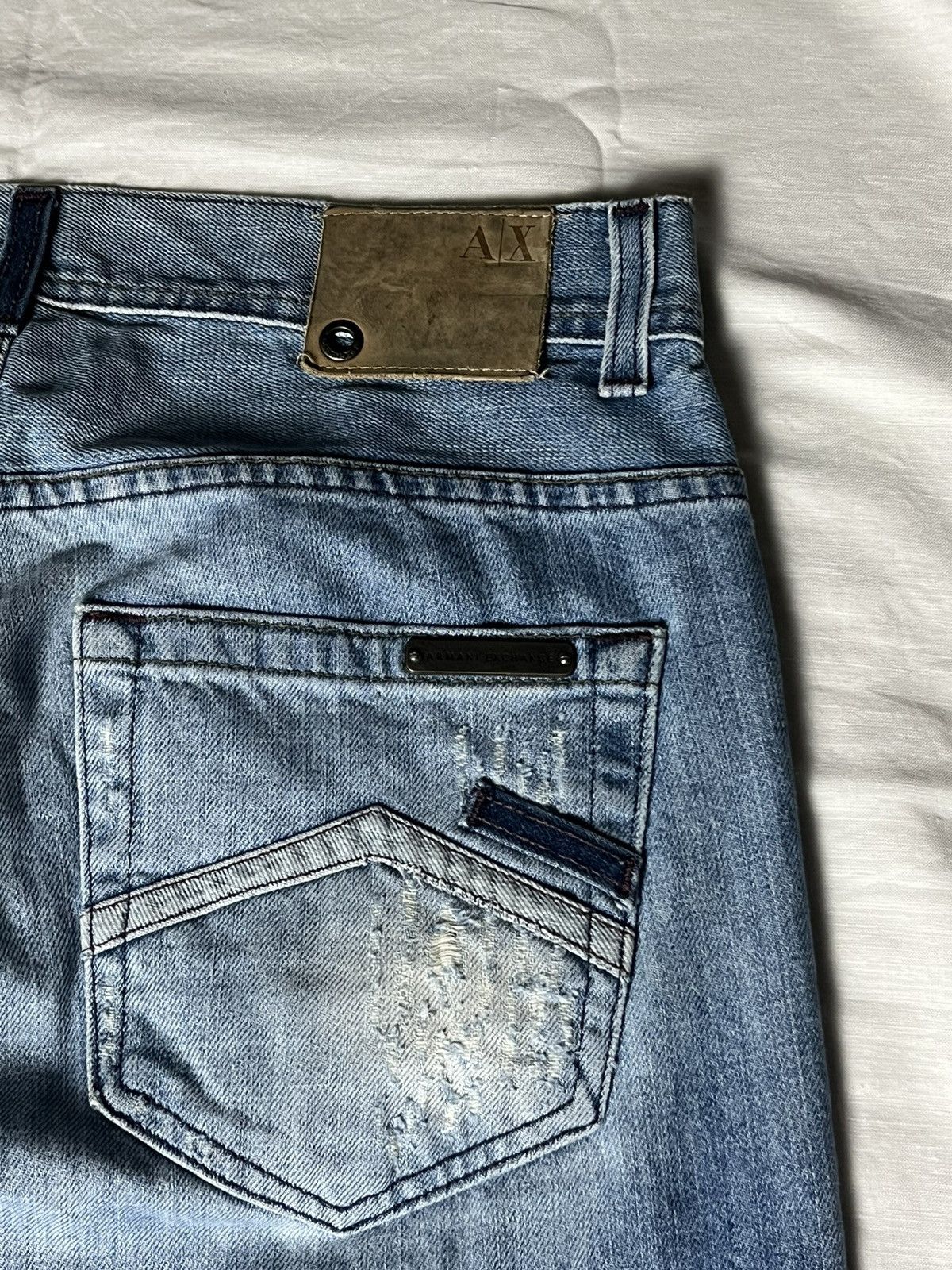 Armani Exchange 32" Armani Exchange Distressed Denim Size US 32 / EU 48 - 17 Thumbnail
