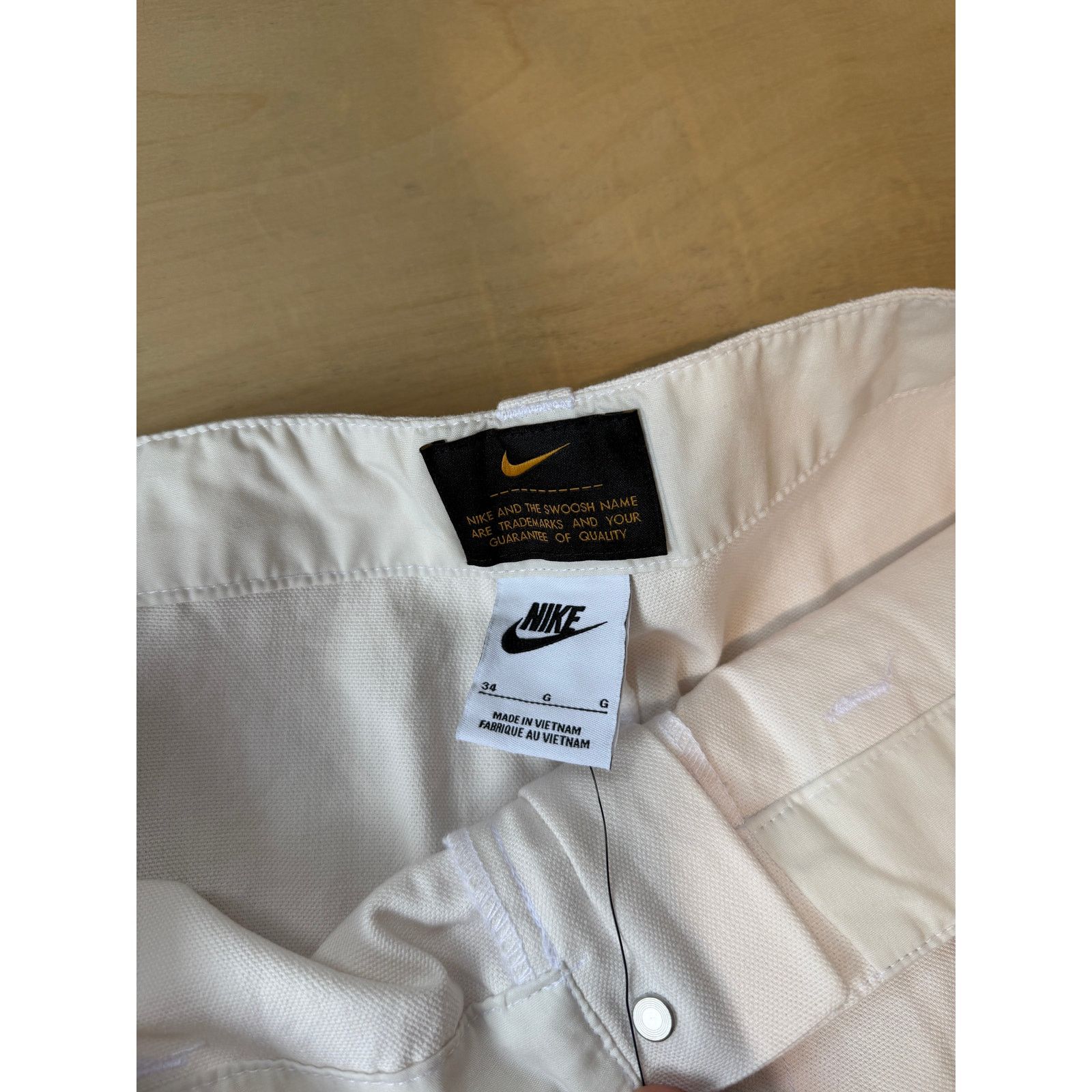 Nike Nike Life P44 Woven Cargo Shorts Cream White NWT Size US 34 / EU 50 - 4 Thumbnail