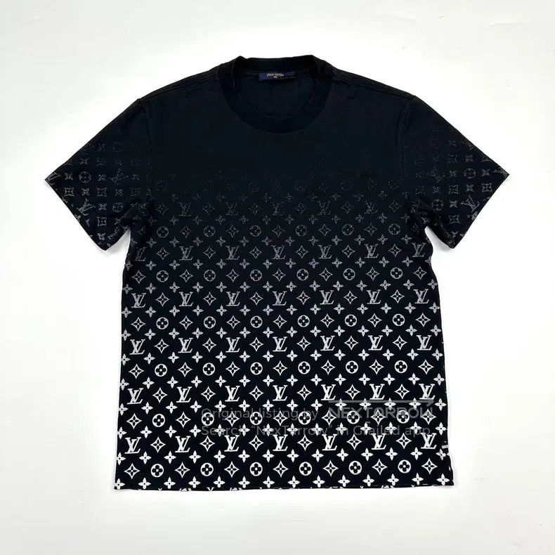 Louis Vuitton Louis Vuitton Black full print dark grain gradient logo sh Size US M / EU 48-50 / 2 - 1 Thumbnail