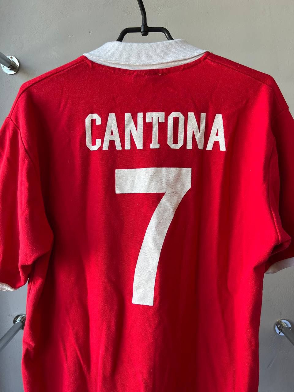 Sports Specialties 1980/82 MANCHESTER UNITED #7 CANTONA RETRO SOCCER SHIRT XL Size US XL / EU 56 / 4 - 9 Thumbnail