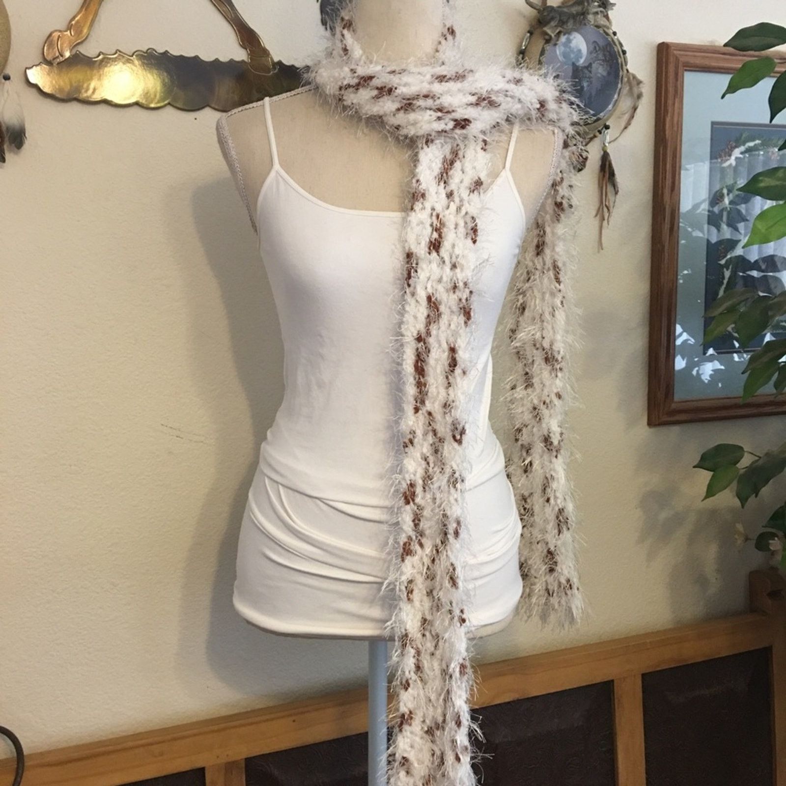 Other Brown and white fluffy eyelash scarf wrap sash Size ONE SIZE - 1 Thumbnail