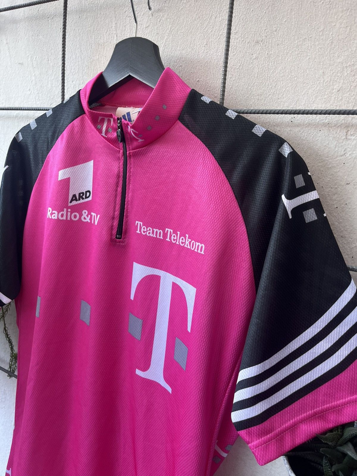 Other Adidas x Team Telekom D1 1997 Cycling Jersey Size US L / EU 52-54 / 3 - 5 Thumbnail