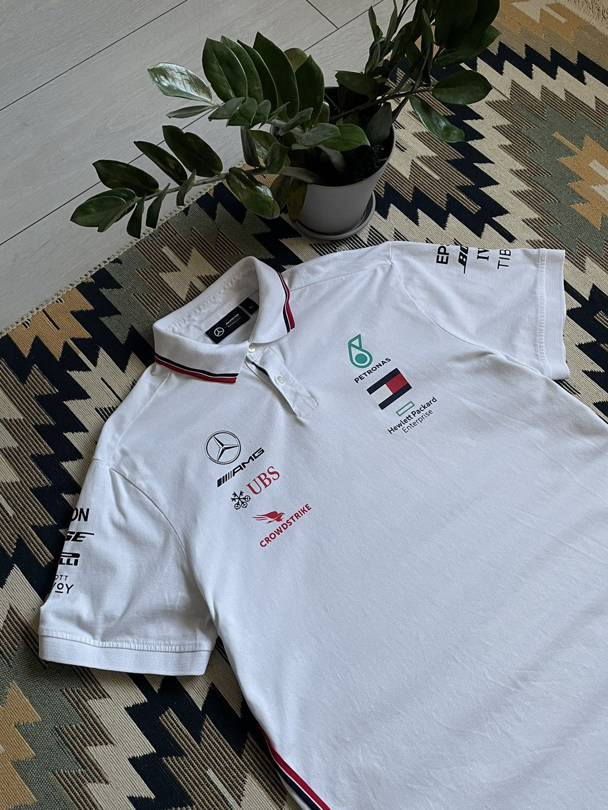 Tommy Hilfiger Mercedes Benz AMG Petronas Motosport T-shirt Size US XL / EU 56 / 4 - 4 Thumbnail