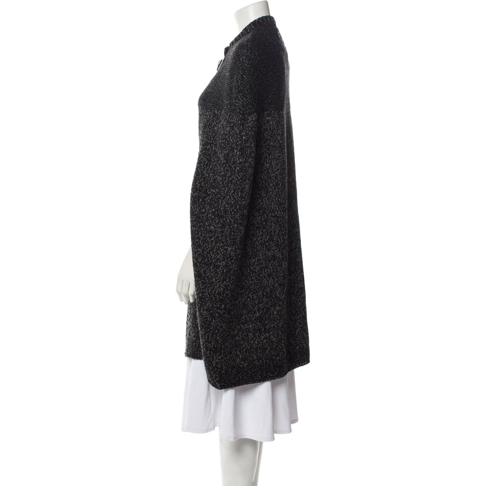 Gucci NWT GUCCI GG Logo Wool Sweater Cape Coat Jacket W belt buckl Size S / US 4 / IT 40 - 3 Thumbnail
