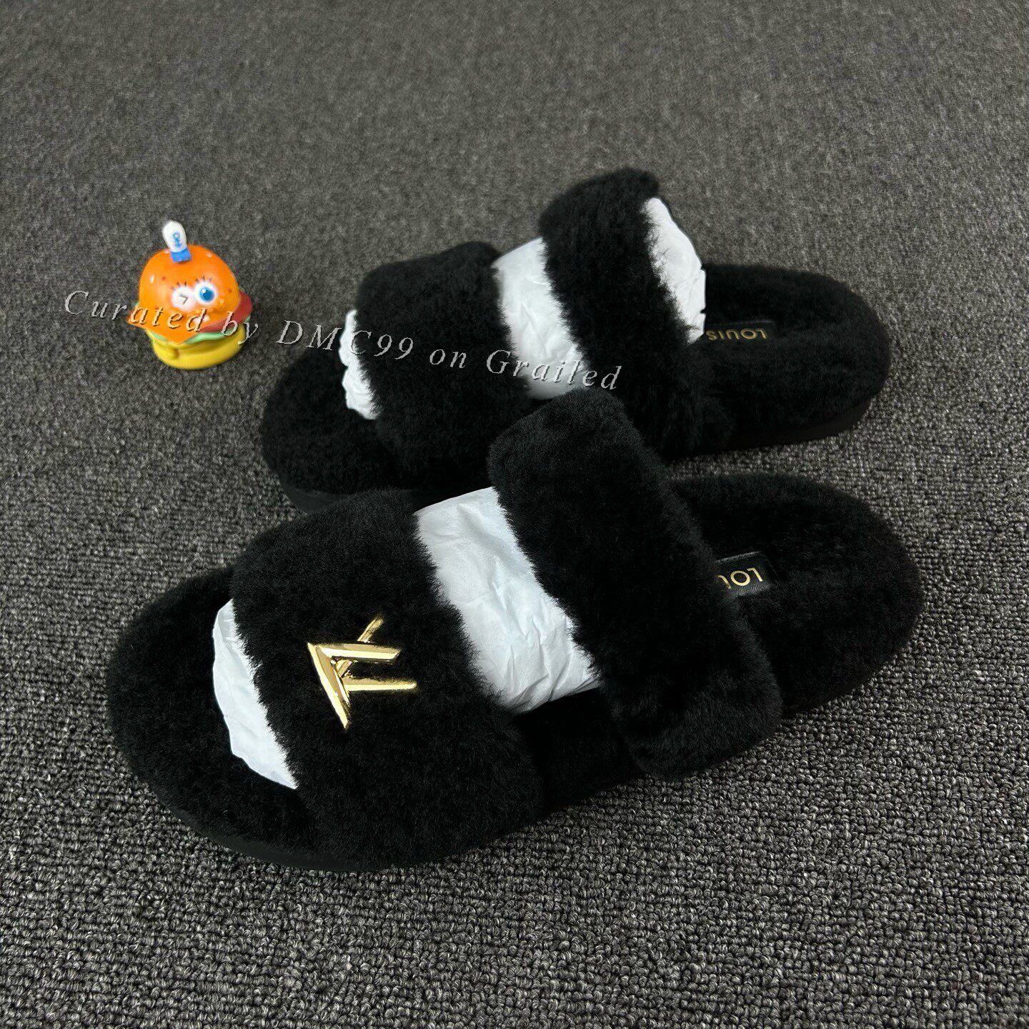 Louis Vuitton Louis Vuitton Black Fur Slippers Size US 7 / IT 37 - 1 Thumbnail