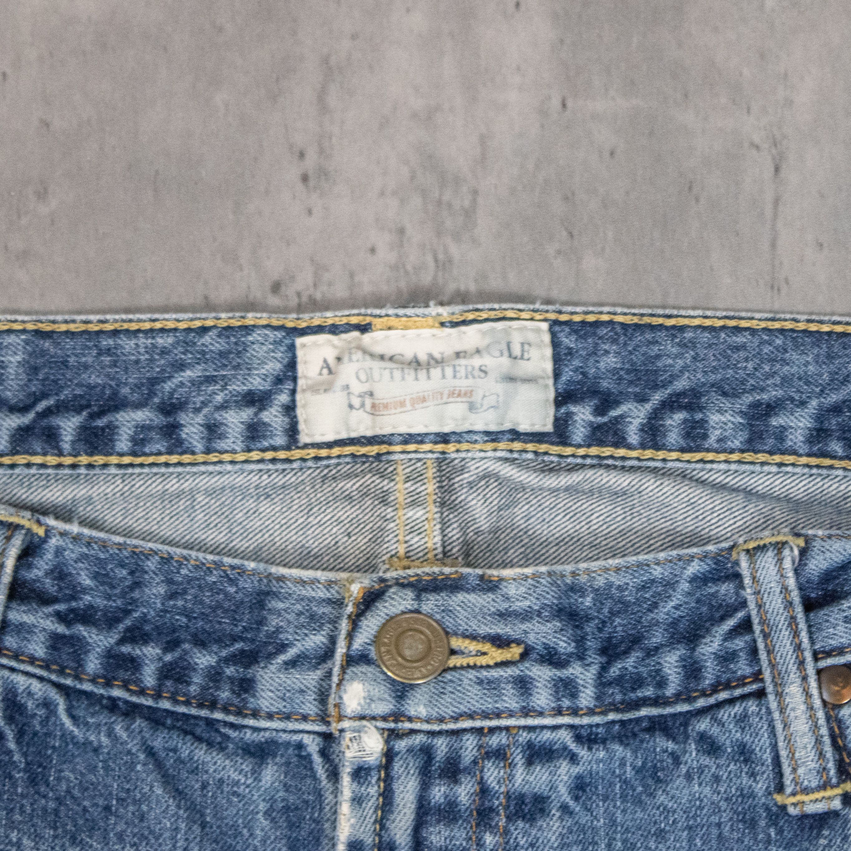 American Eagle Outfitters Y2K 00's Baggy Relax Bootcut Midwash Distressed Denim Pant's Size US 36 / EU 52 - 8 Thumbnail