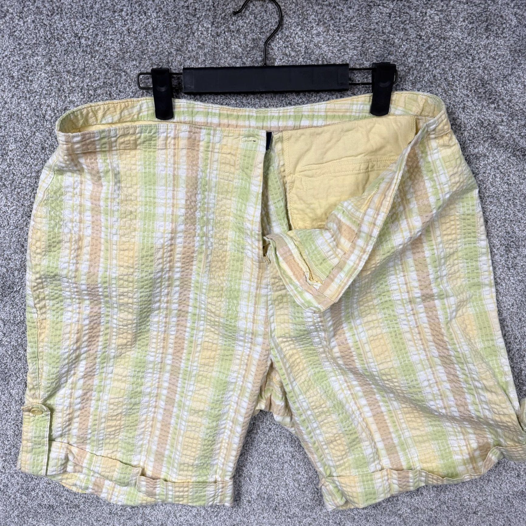 Denim & Co. Denim & Co Bermuda Shorts Womens 1X Plus Yellow Plaid Seersucker Summer Casual Preppy Seersucker Bermuda Shorts 1X Womens Yellow plaid Size 40" / US 18 - 7 Thumbnail