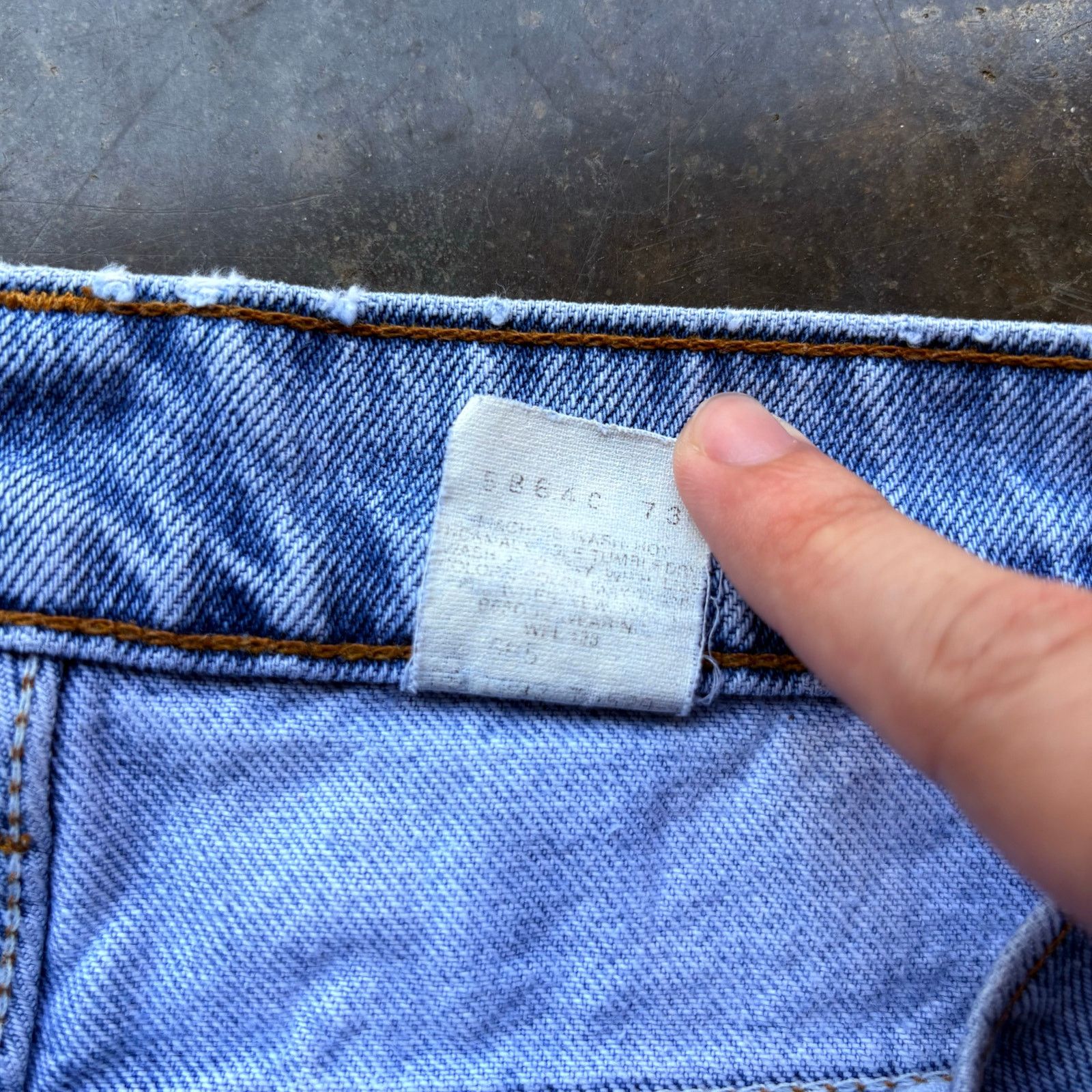 Levi's Beautifully Faded Levis Cutoff Orange Tab Jorts Size US 30 / EU 46 - 7 Thumbnail