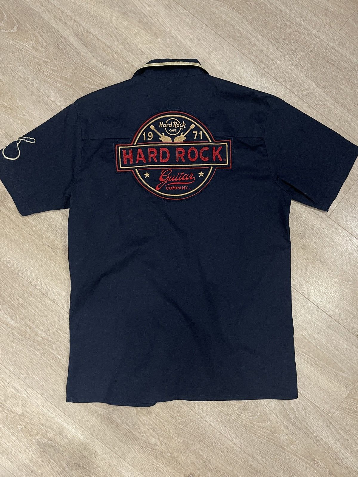 Hard Rock Cafe Hard rock cafe shirt button ups big logo Size US M / EU 48-50 / 2 - 8 Thumbnail