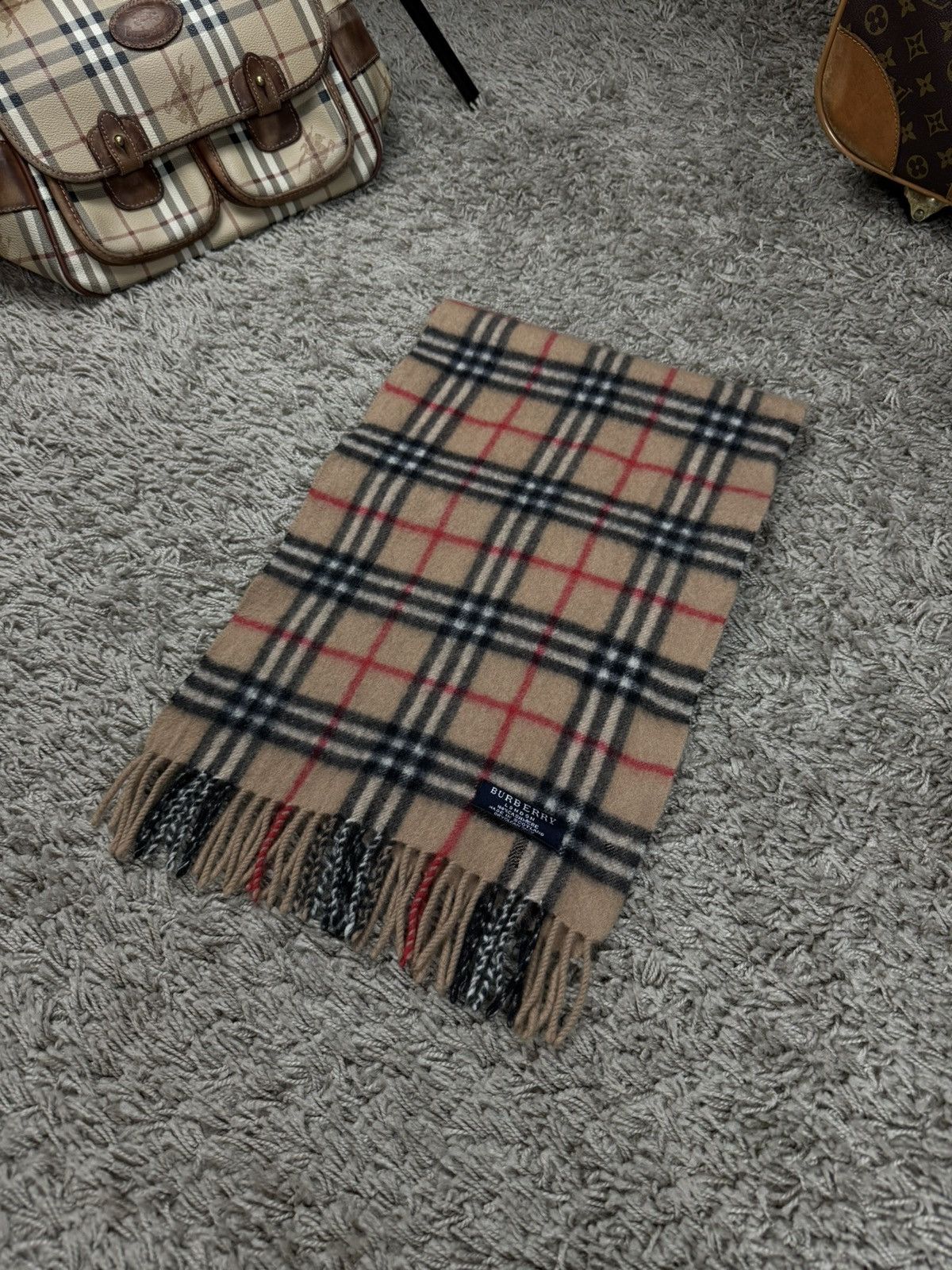 Burberry × Vintage Vintage cashmere scarf Burberry’s 90s original luxury item Size ONE SIZE - 1 Thumbnail