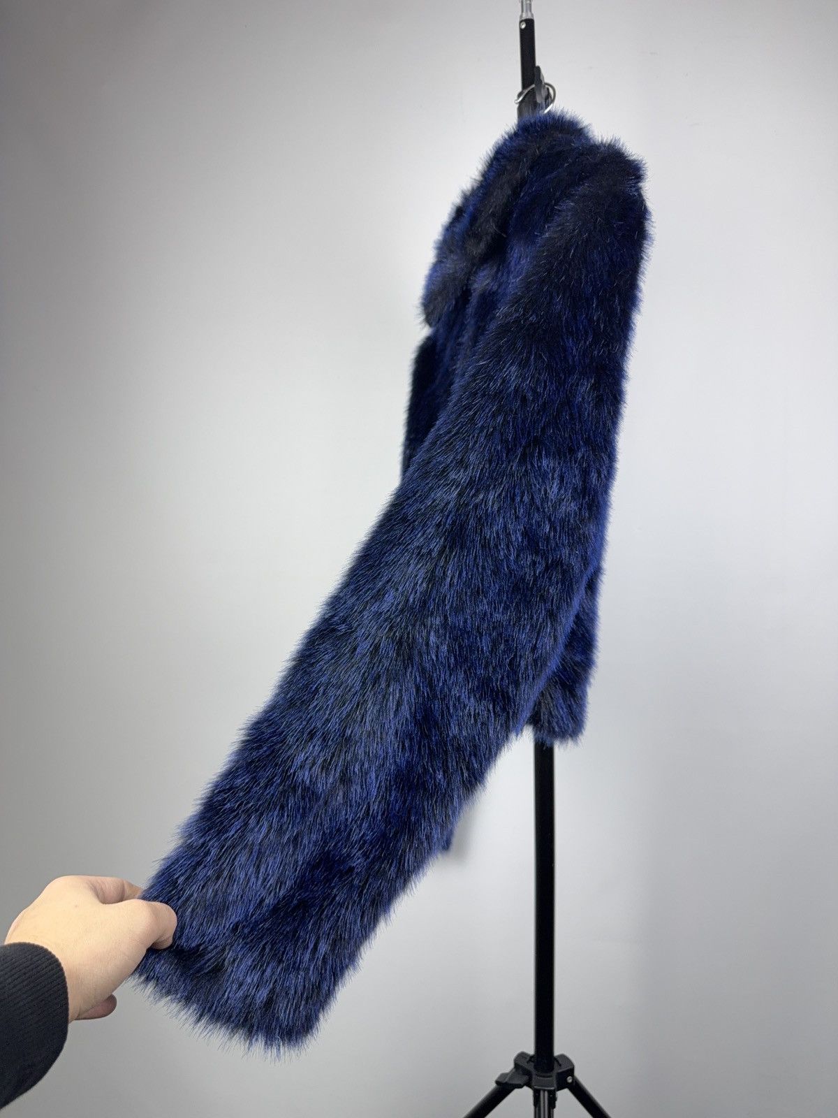 Japanese Brand Avant Garde Japanese Y2K Blue Fluffy Faux Fur Cropped Jacket Size L / US 10 / IT 46 - 5 Thumbnail