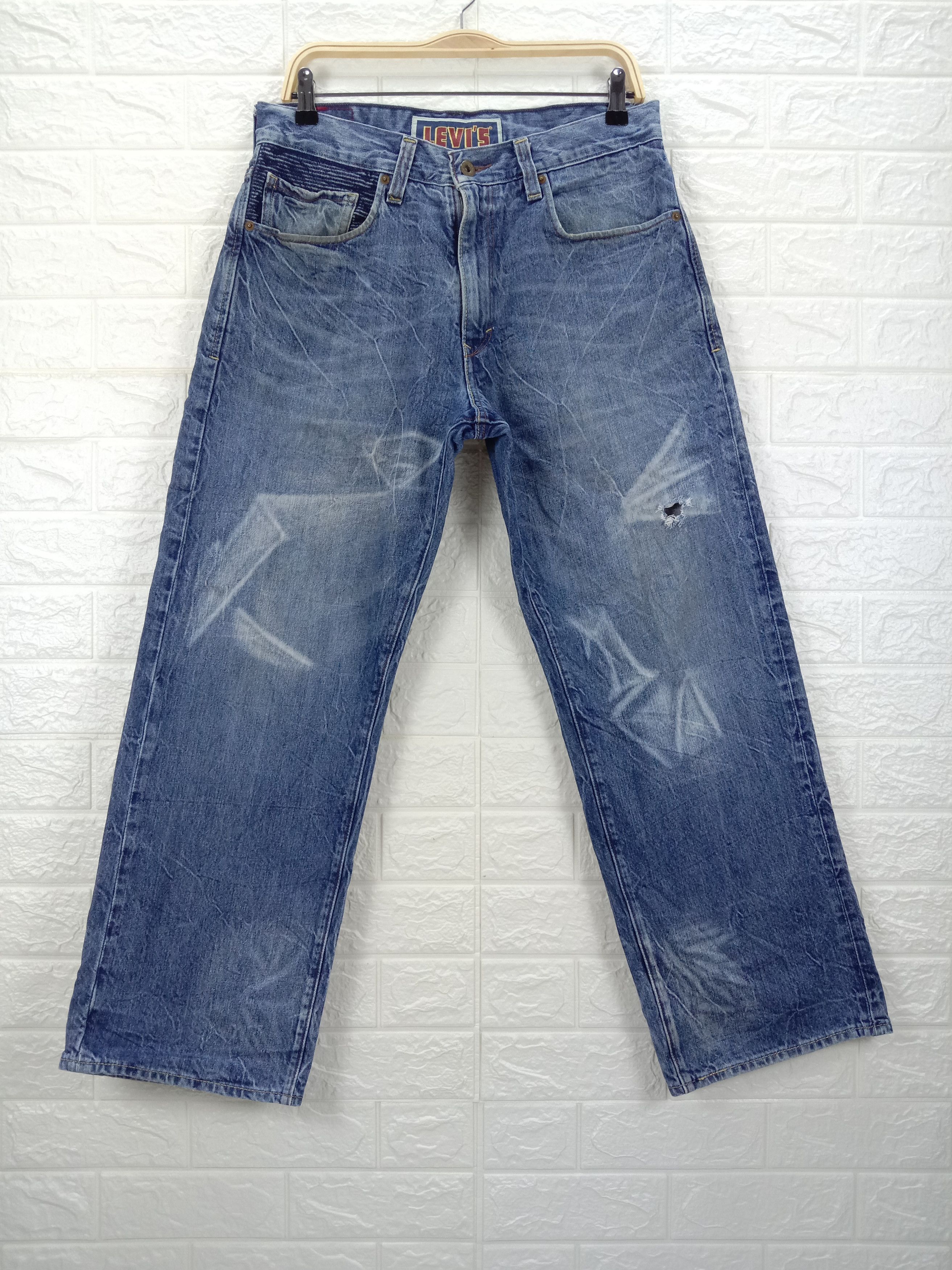 Vintage Levi's 569 Jeans Blue Wash Distressed Denim
