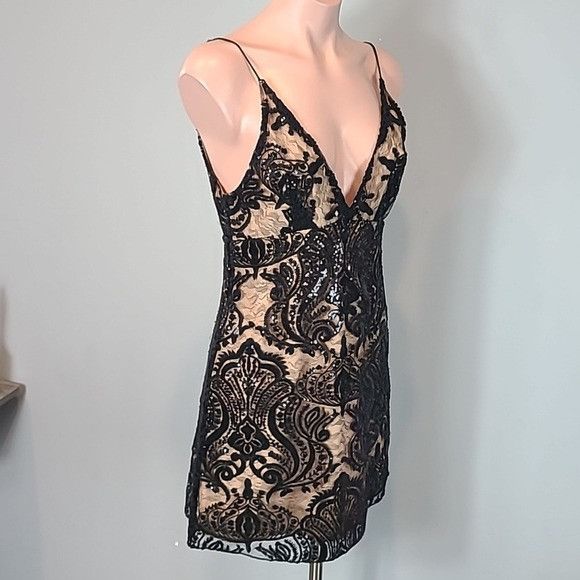 Free People Free People Night Shimmers Lace Sequined Babydoll Dress Size XS / US 0-2 / IT 36-38 - 4 Thumbnail