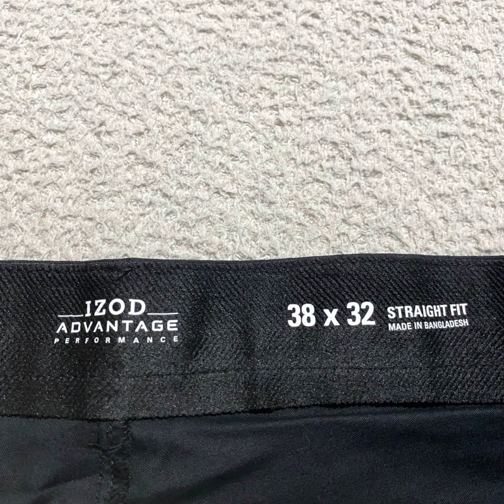 Izod NWT IZOD Mens 38x32 Pants Black Straight Leg Chino Stretch Non-Iron Wicking New Size US 38 / EU 54 - 3 Thumbnail