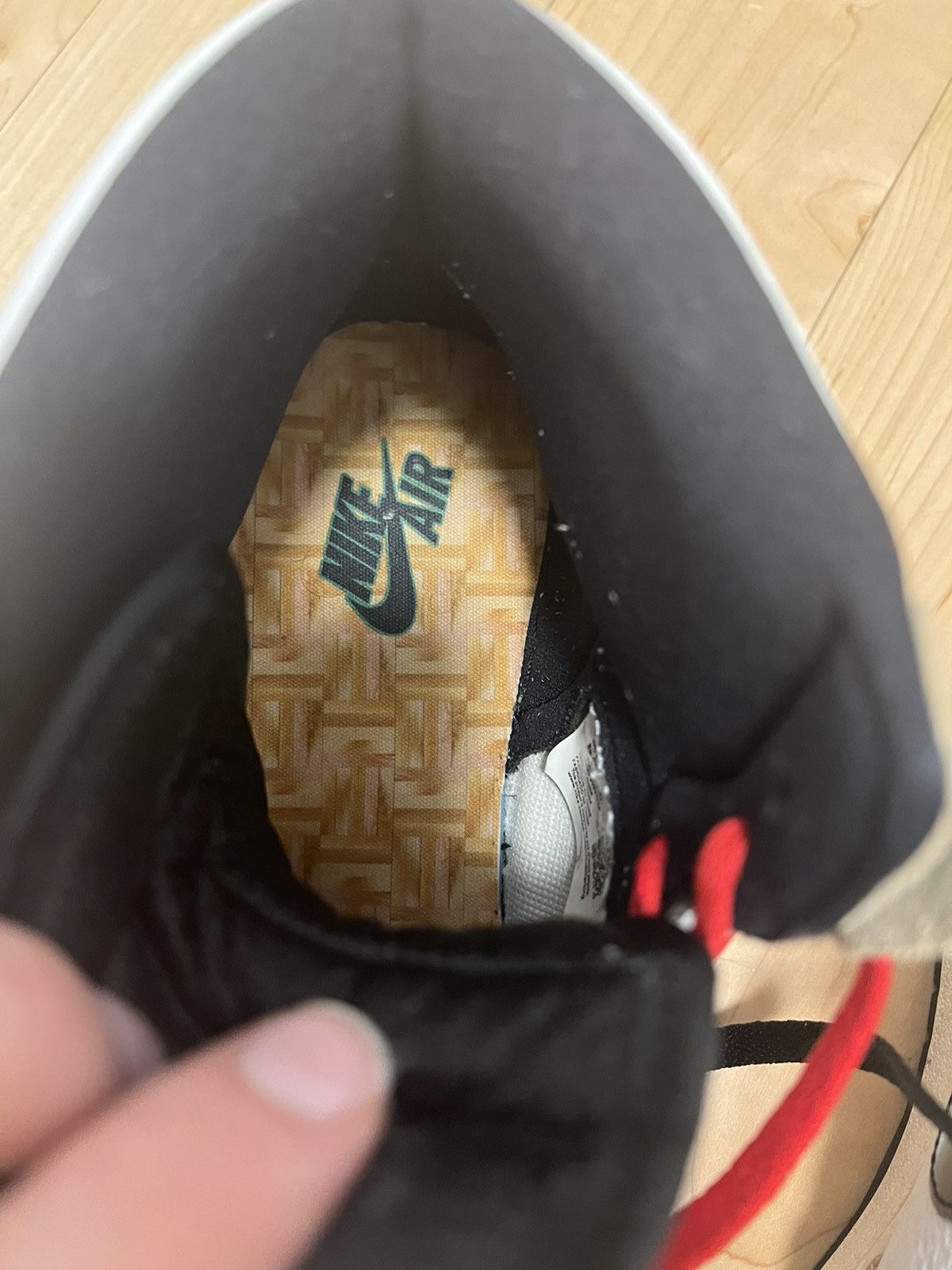 Jordan Brand Jordan 1 High Lucky Green Size US 9 / EU 42 - 7 Thumbnail
