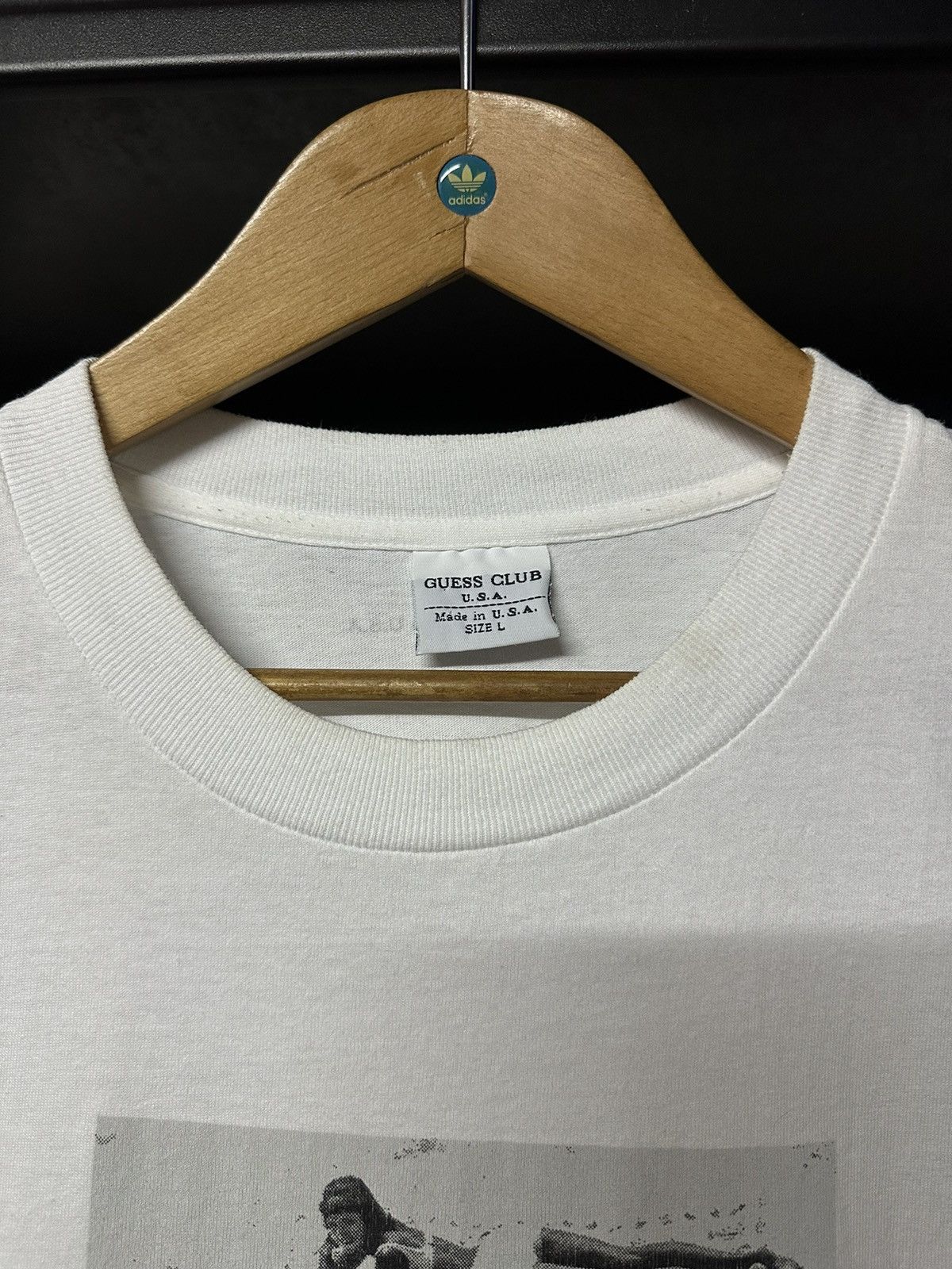 Guess × Vintage Vintage 90s Guess Club Usa Bikini Photo Tee Size US L / EU 52-54 / 3 - 4 Thumbnail
