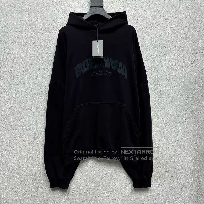 Balenciaga Balenciaga Black-brown inverted LOGO embroidered hoodie Size US S / EU 44-46 / 1 - 1 Thumbnail