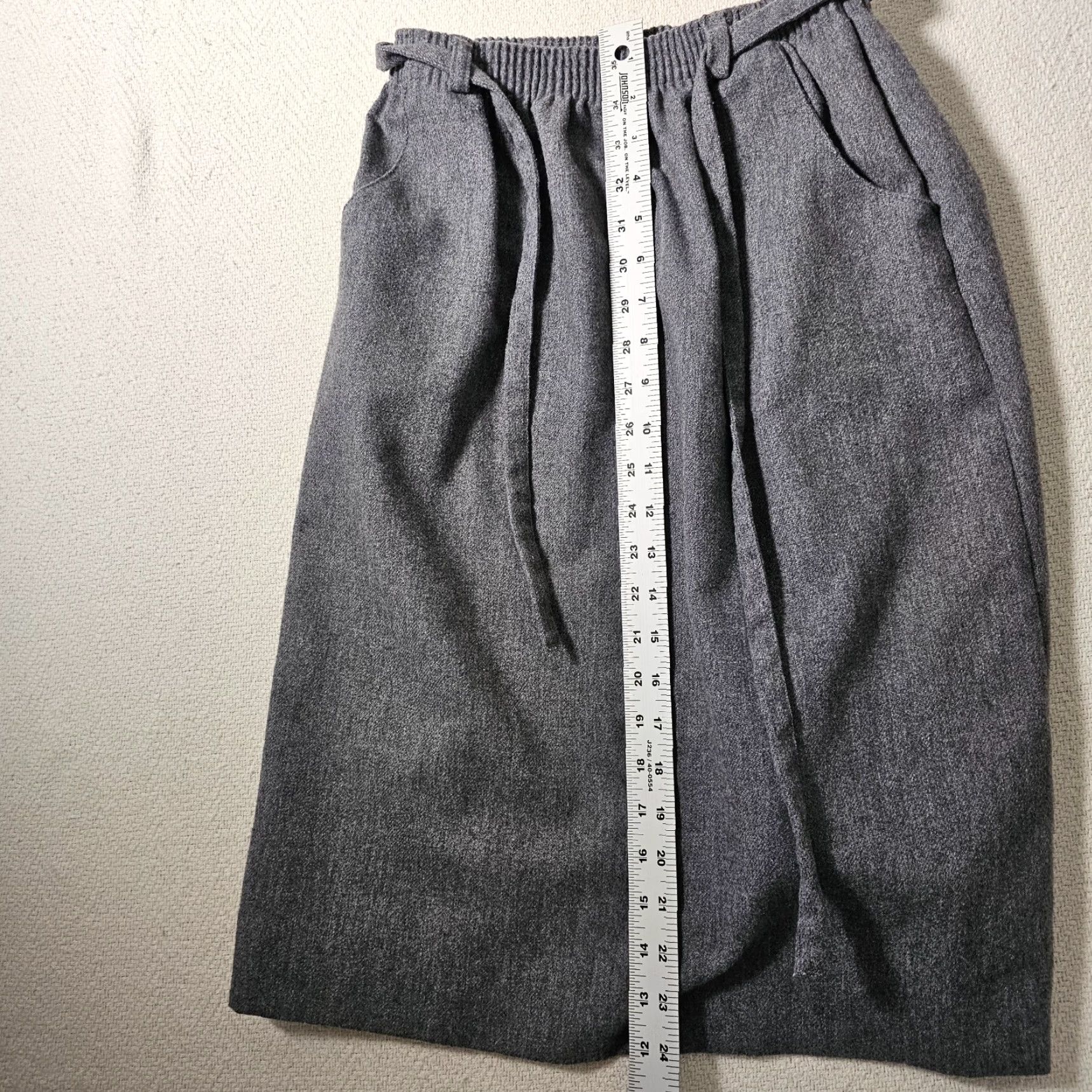 Vintage Ermane' Vintage Women's Gray Solid Mid Calf Secretary Skirt Size 9/10 USA Belted Size 30" / US 8 / IT 44 - 6 Thumbnail